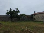 Casa con terreno para restaurar en tapia