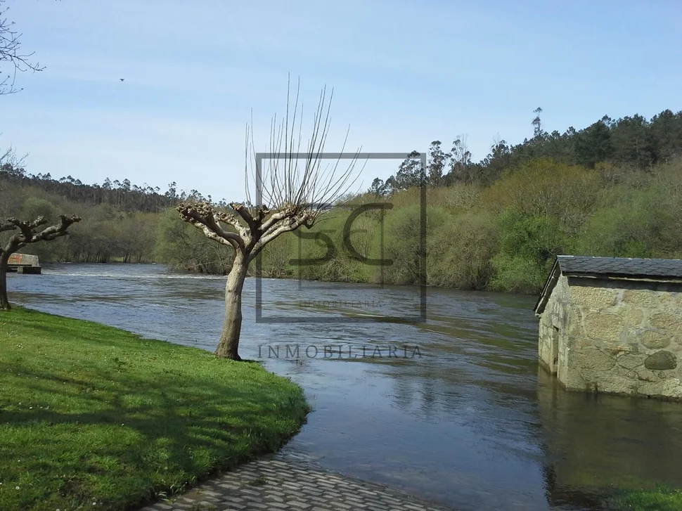Casa con terreno para restaurar en tapia