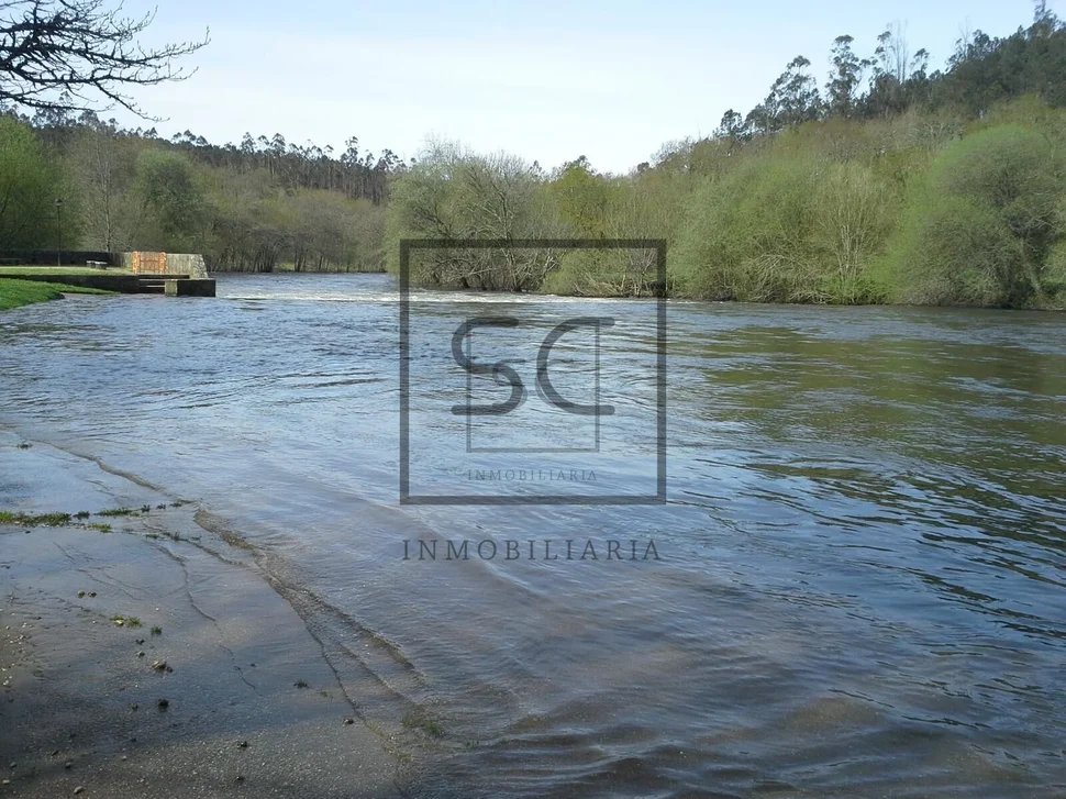 Casa con terreno para restaurar en tapia