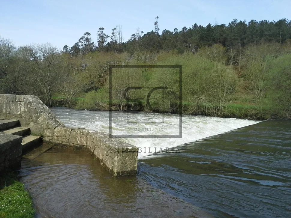Casa con terreno para restaurar en tapia