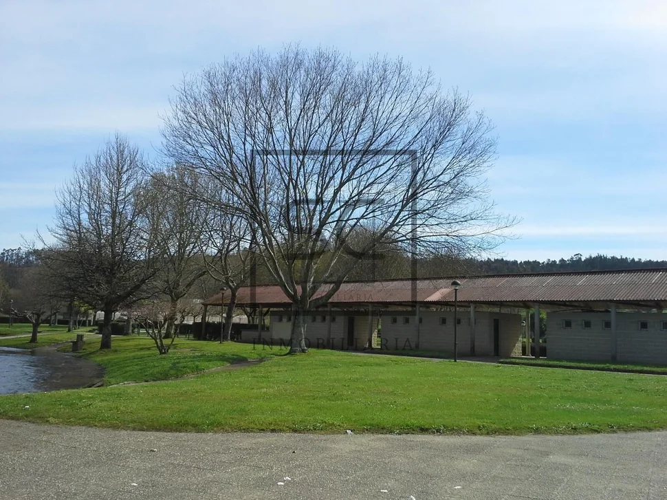Casa con terreno para restaurar en tapia