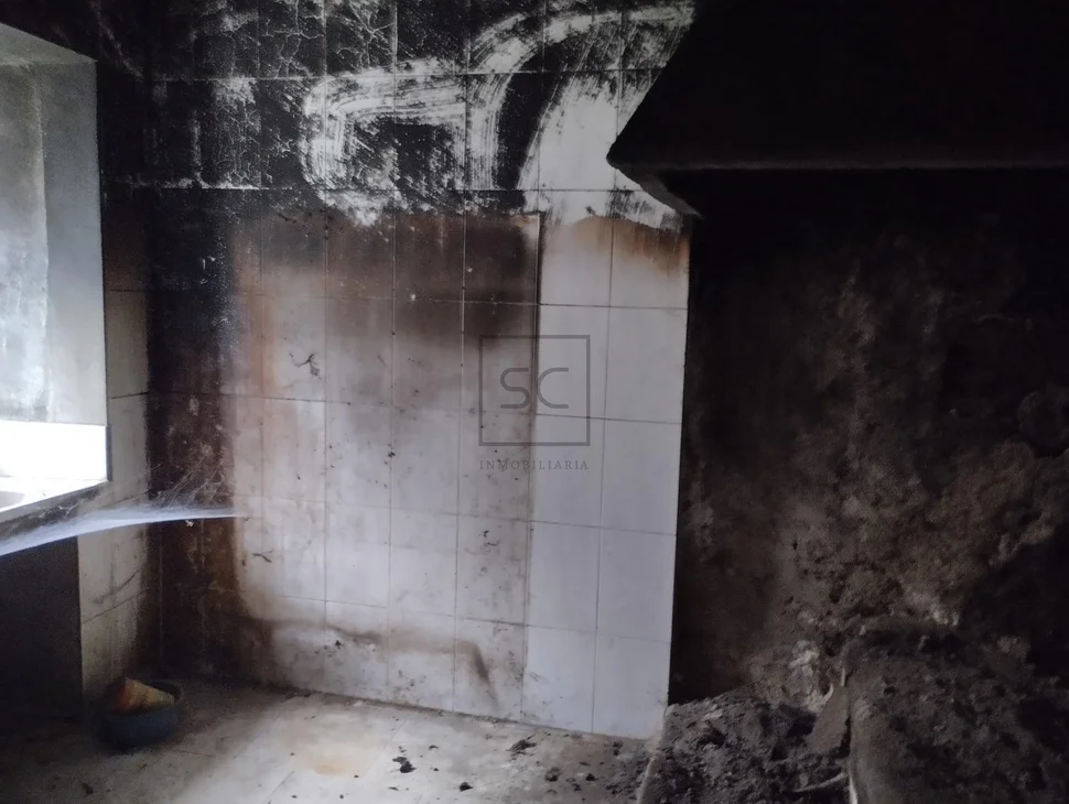 Casa con terreno para restaurar en tapia