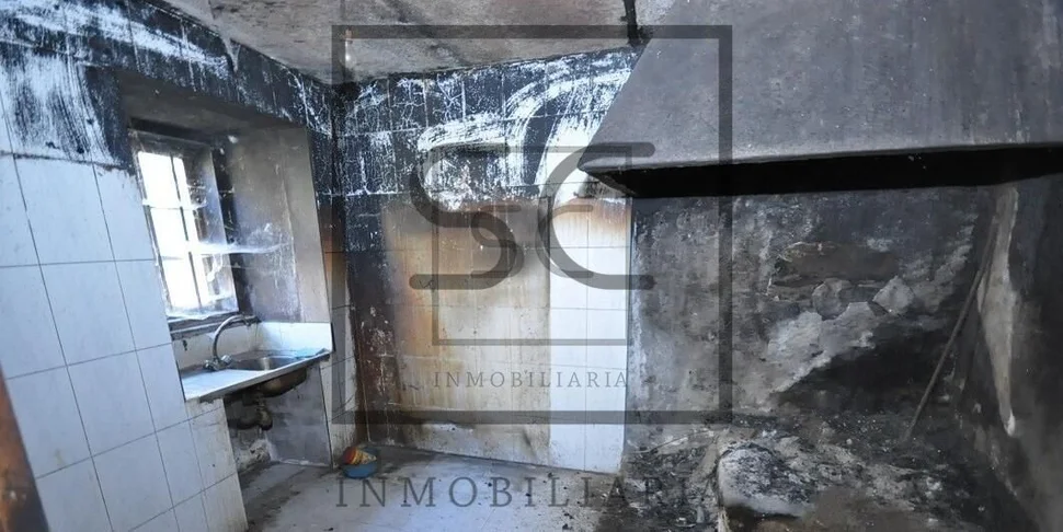 Casa con terreno para restaurar en tapia