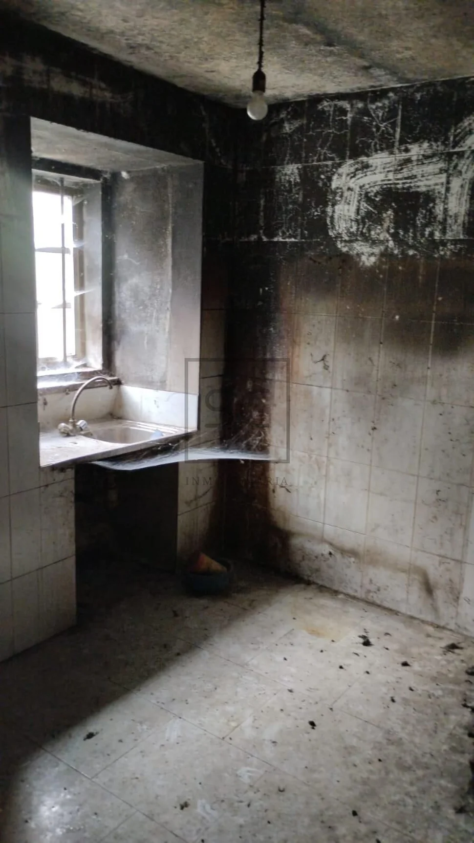 Casa con terreno para restaurar en tapia