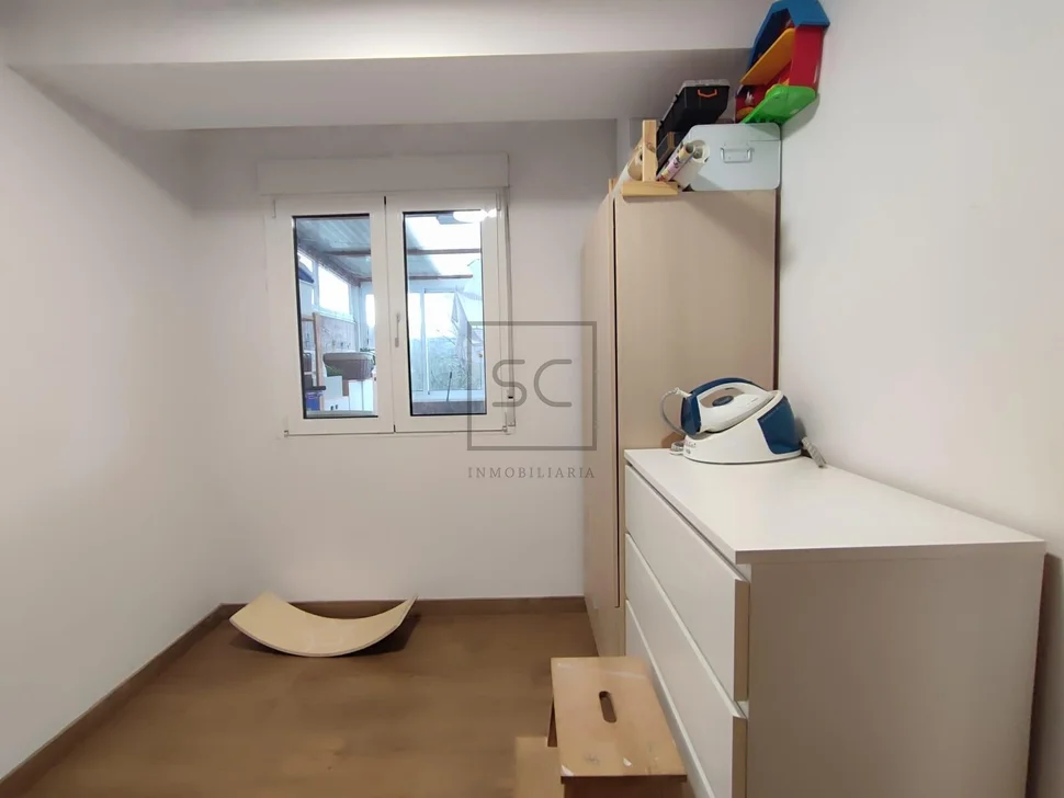 Bonito piso con terraza y trastero en carretera de cedeira narón