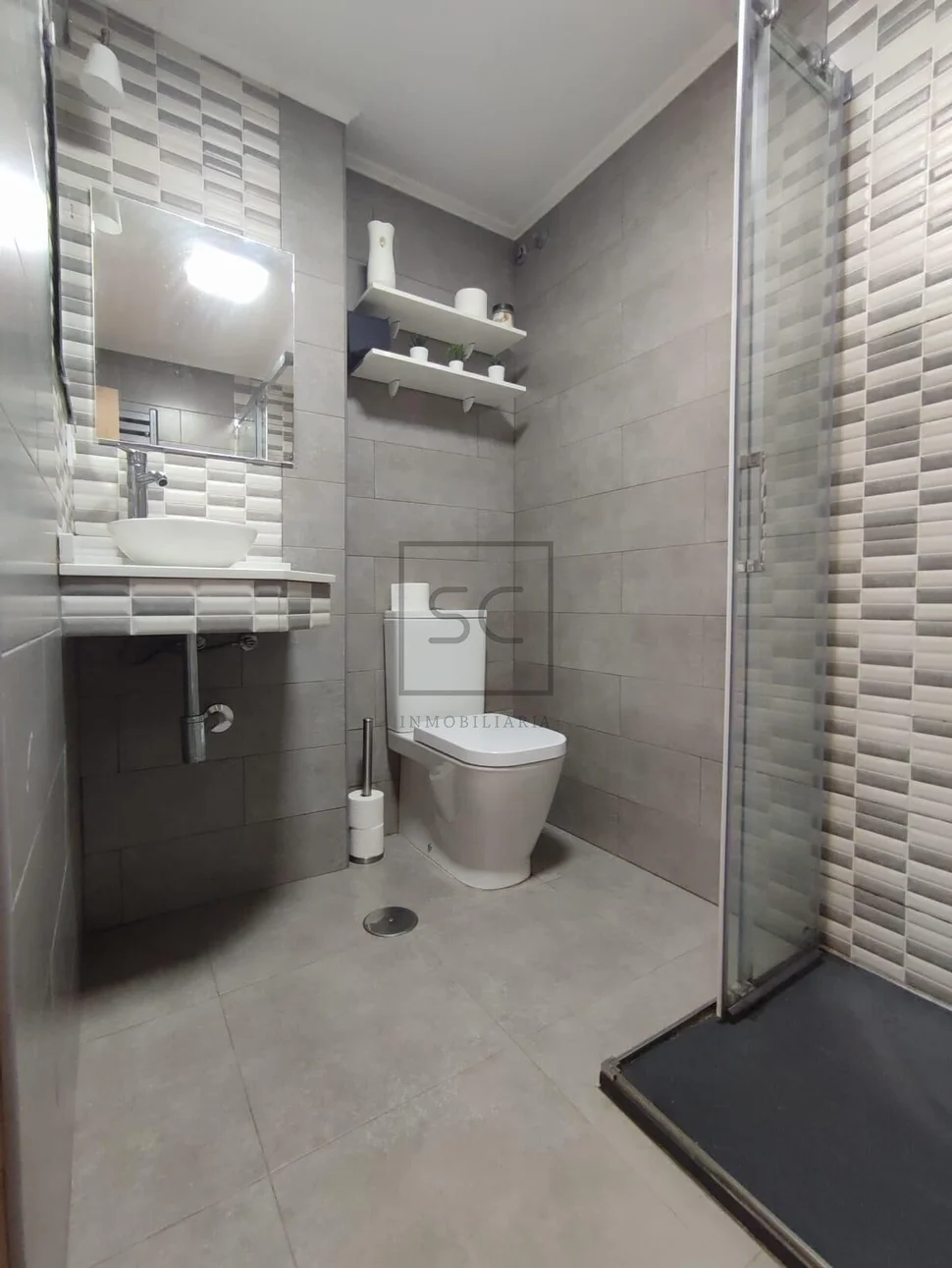 Bonito piso con terraza y trastero en carretera de cedeira narón