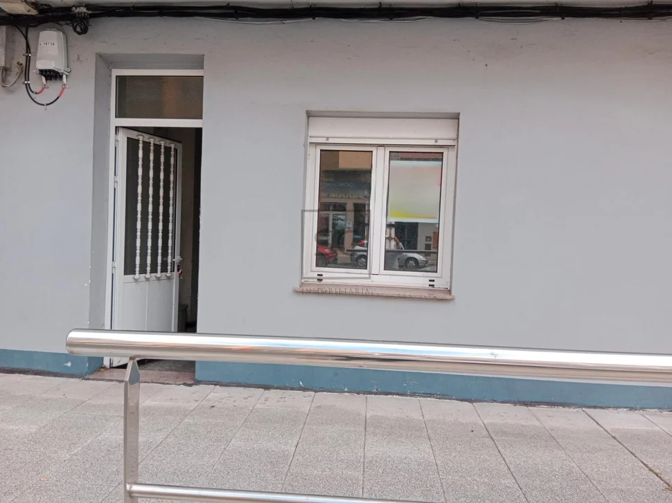 Bajo con sótano en fene