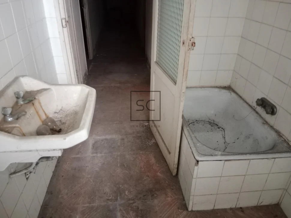 Bajo con sótano en fene