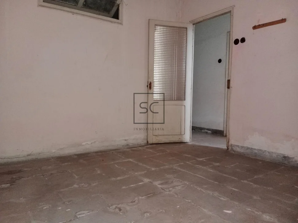 Bajo con sótano en fene