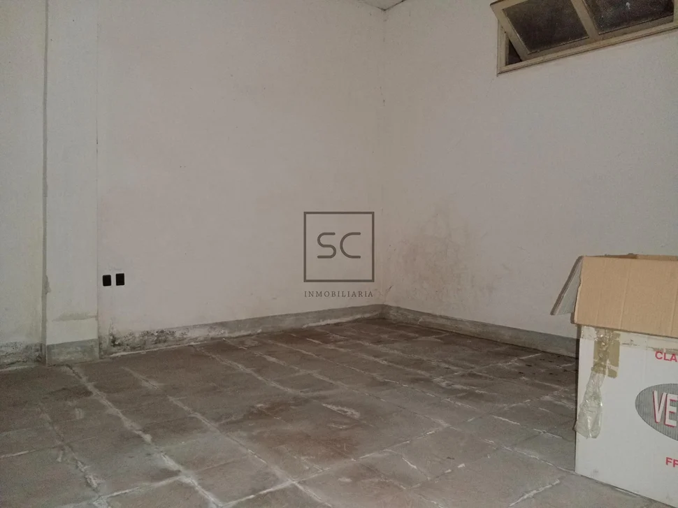 Bajo con sótano en fene