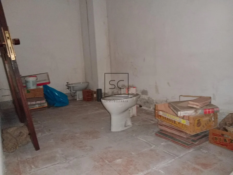 Bajo con sótano en fene