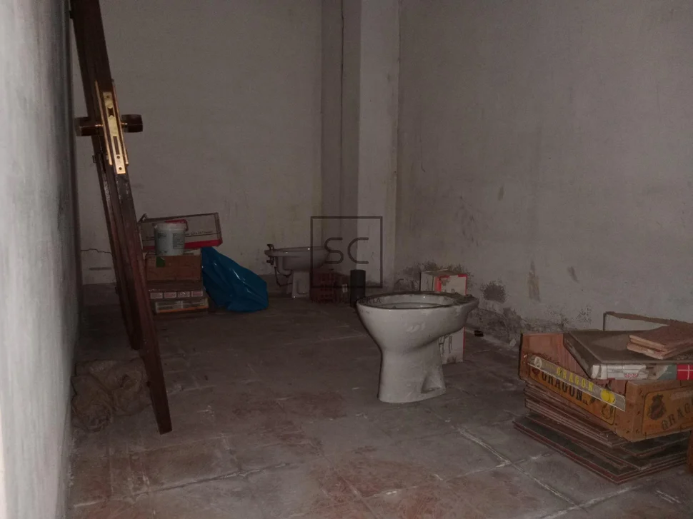 Bajo con sótano en fene