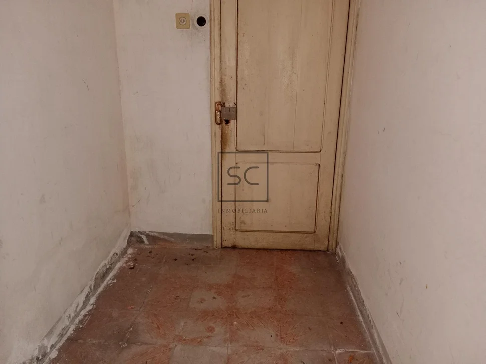 Bajo con sótano en fene