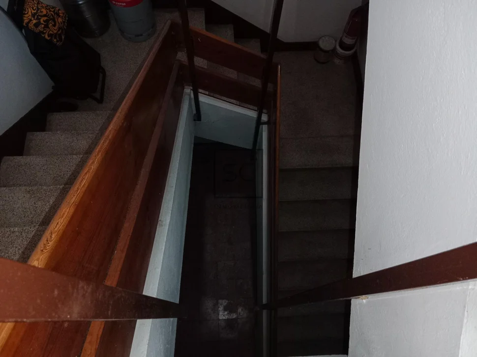 Bajo con sótano en fene