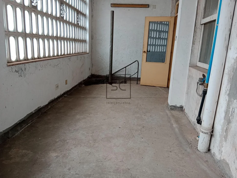 Bajo con sótano en fene