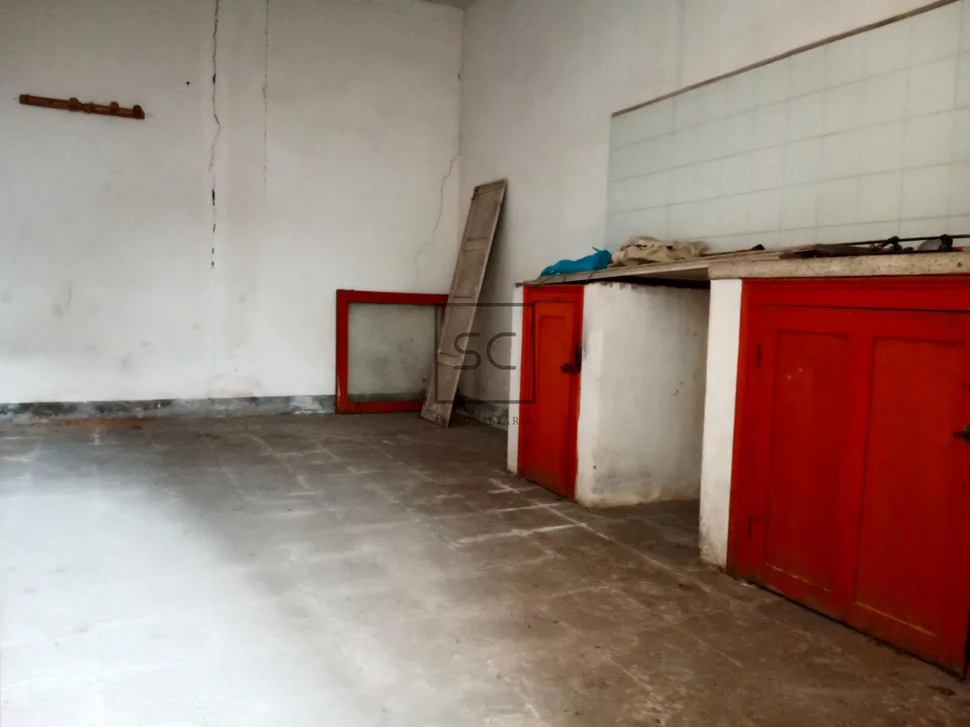 Bajo con sótano en fene