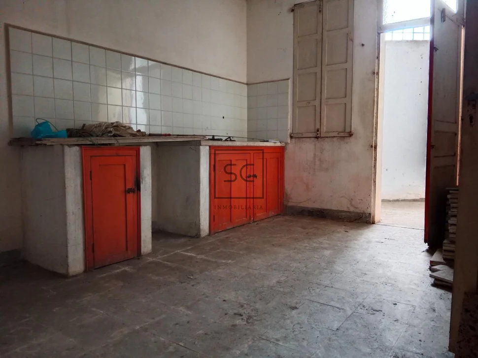 Bajo con sótano en fene