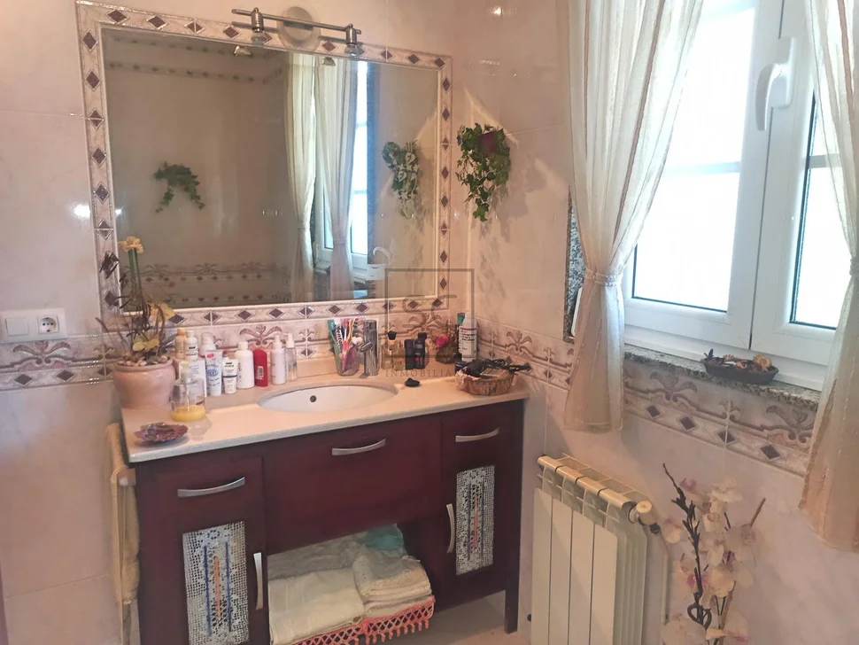 Chalet con finca en el val, narón