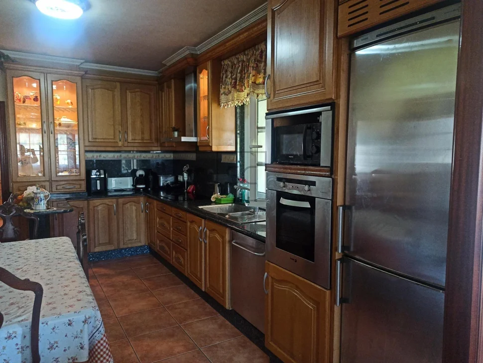 Chalet con finca en el val, narón