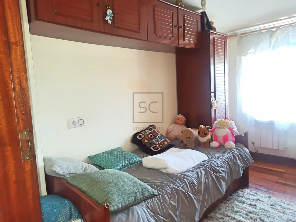 Chalet con finca en el val, narón