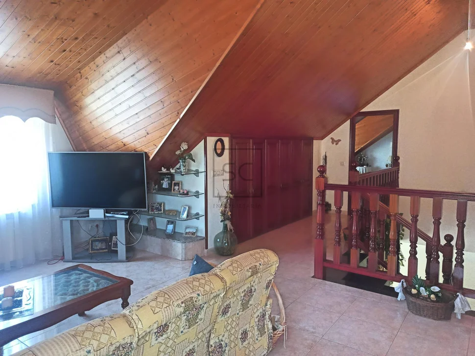 Chalet con finca en el val, narón