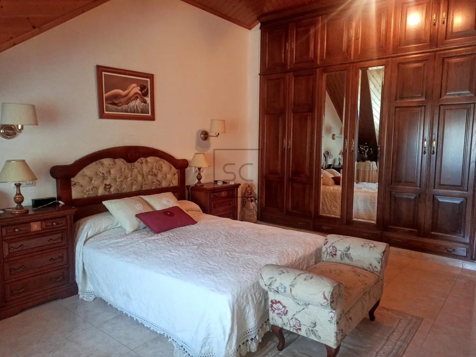 Chalet con finca en el val, narón