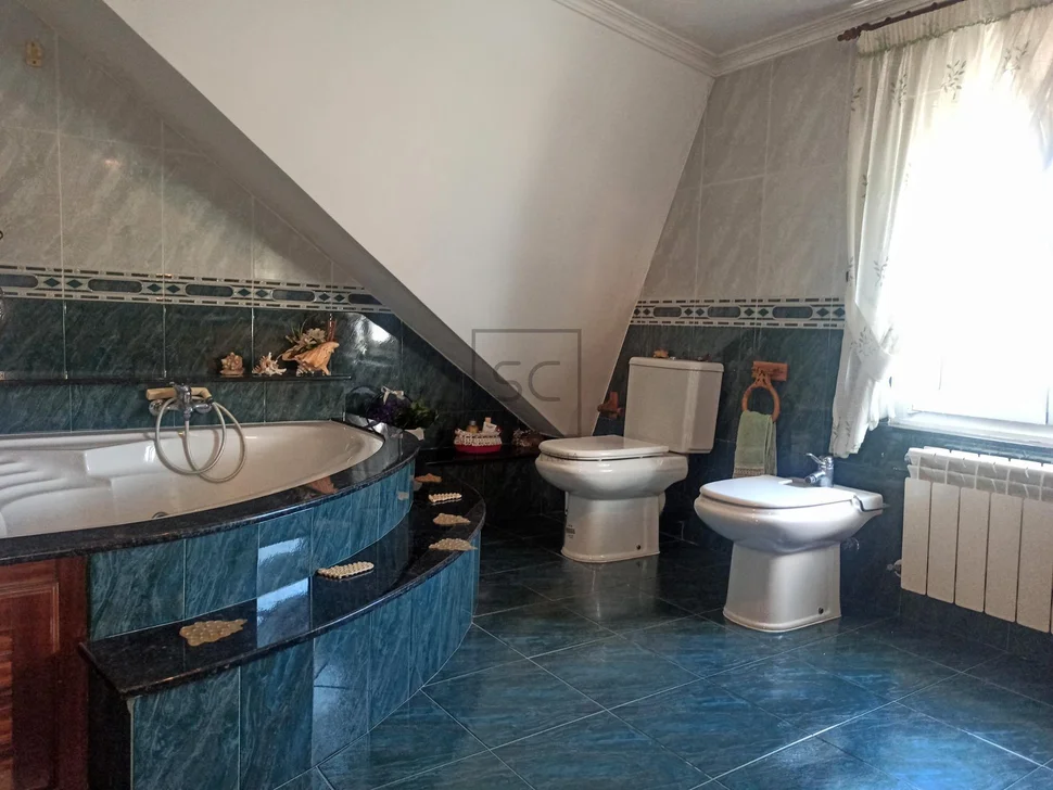 Chalet con finca en el val, narón