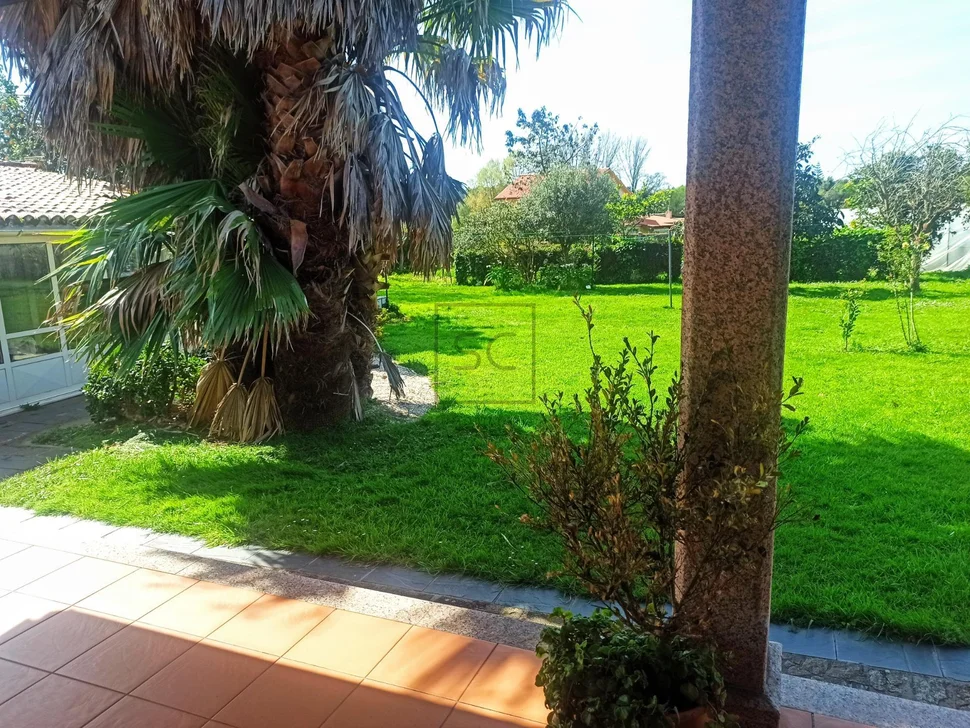 Chalet con finca en el val, narón