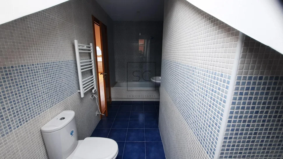 Apartamento duplex con ascensor en zona catabois