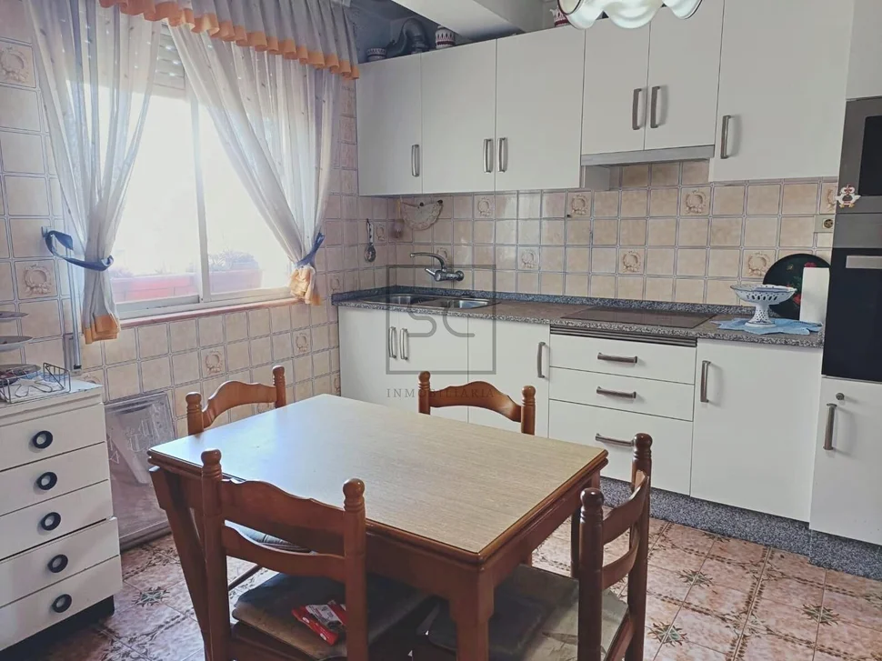 Piso con tres habitaciones en Jubia, Narón
