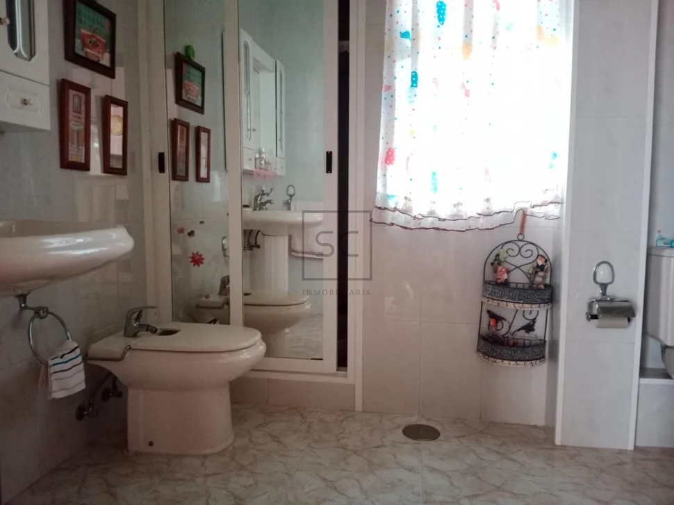 Piso con trastero y plaza de garaje en caranza-ferrol