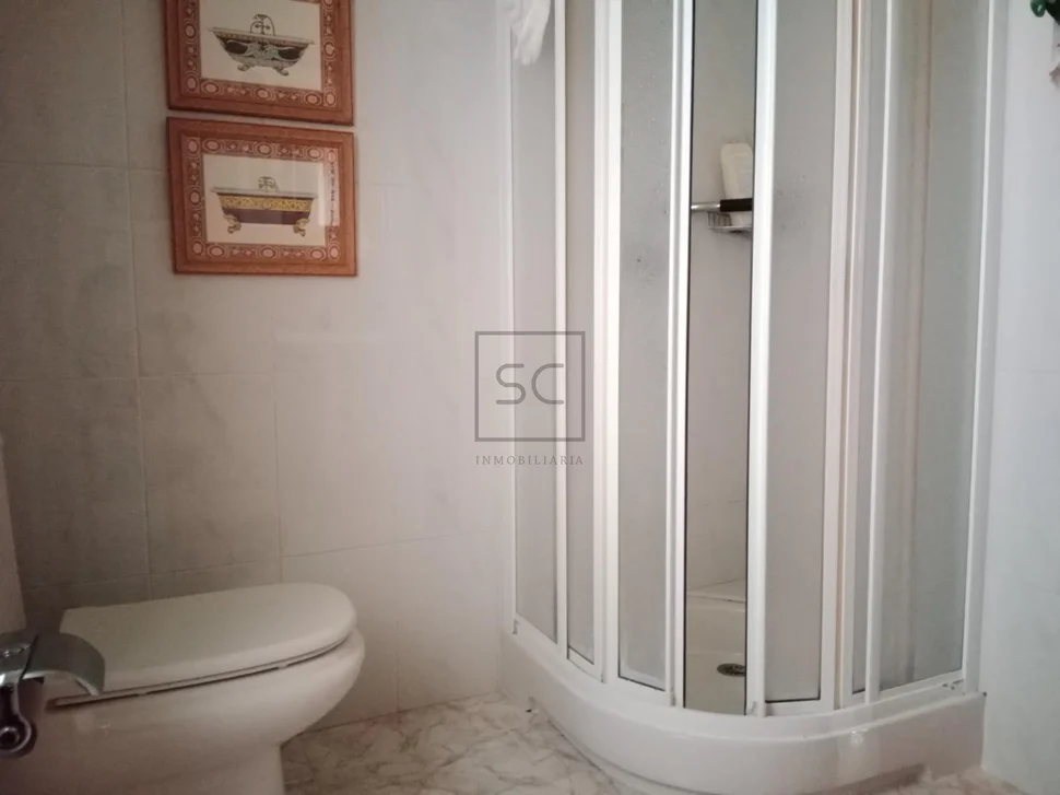 Piso con trastero y plaza de garaje en caranza-ferrol