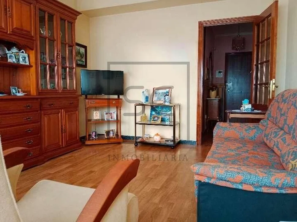 Piso con trastero y plaza de garaje en caranza-ferrol