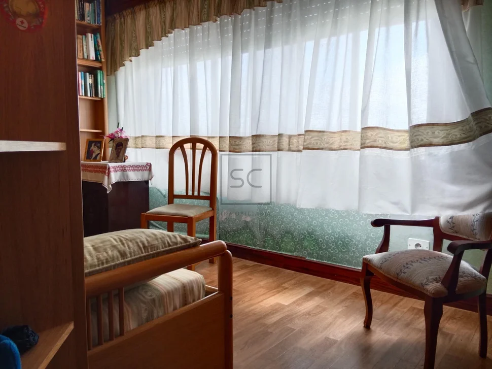 Piso con trastero y plaza de garaje en caranza-ferrol