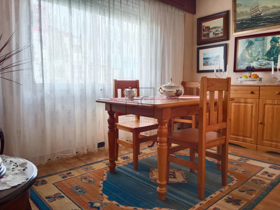 Piso con trastero y plaza de garaje en caranza-ferrol