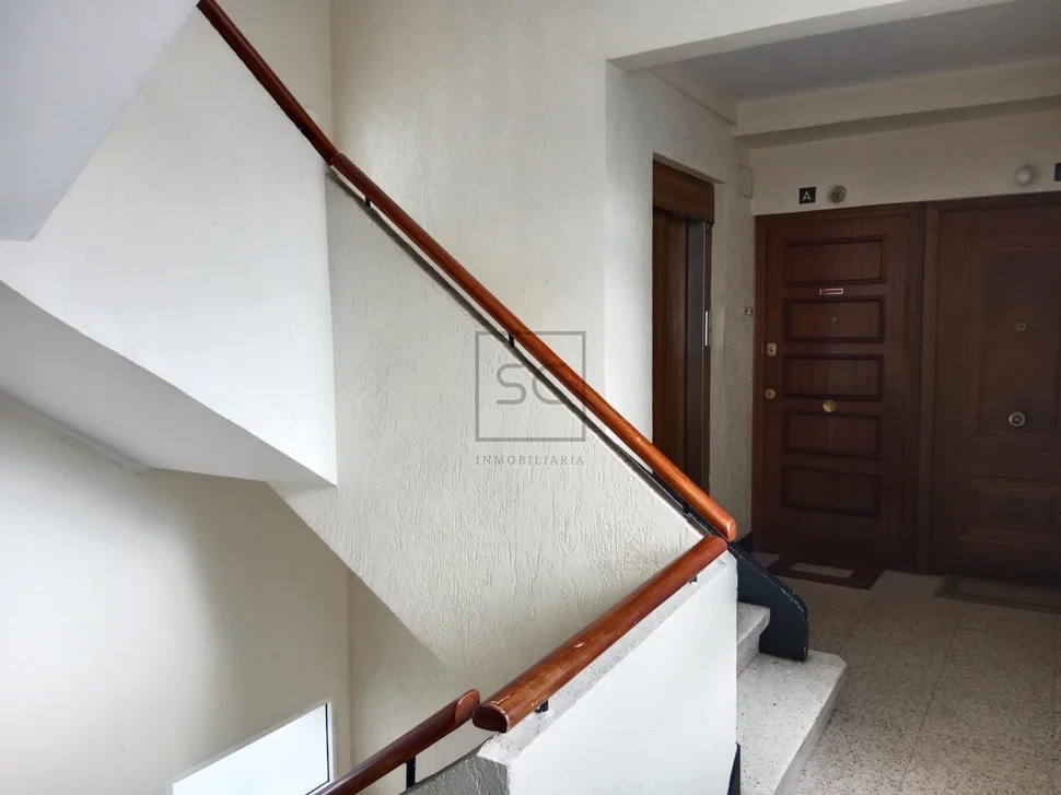 Piso con trastero y plaza de garaje en caranza-ferrol