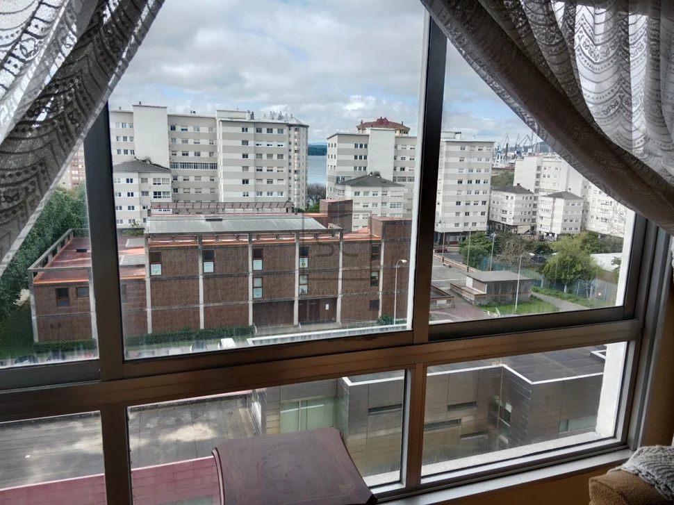 Piso con trastero y plaza de garaje en caranza-ferrol