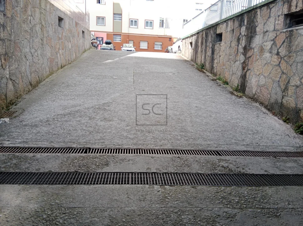 Piso con trastero y plaza de garaje en caranza-ferrol