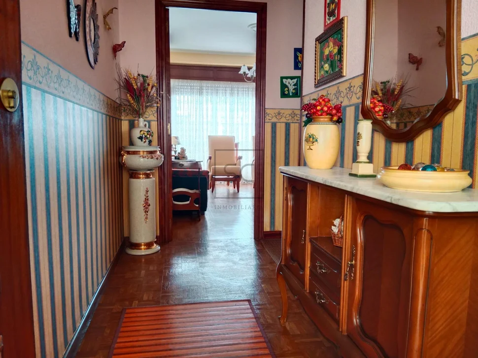 Piso con trastero y plaza de garaje en caranza-ferrol