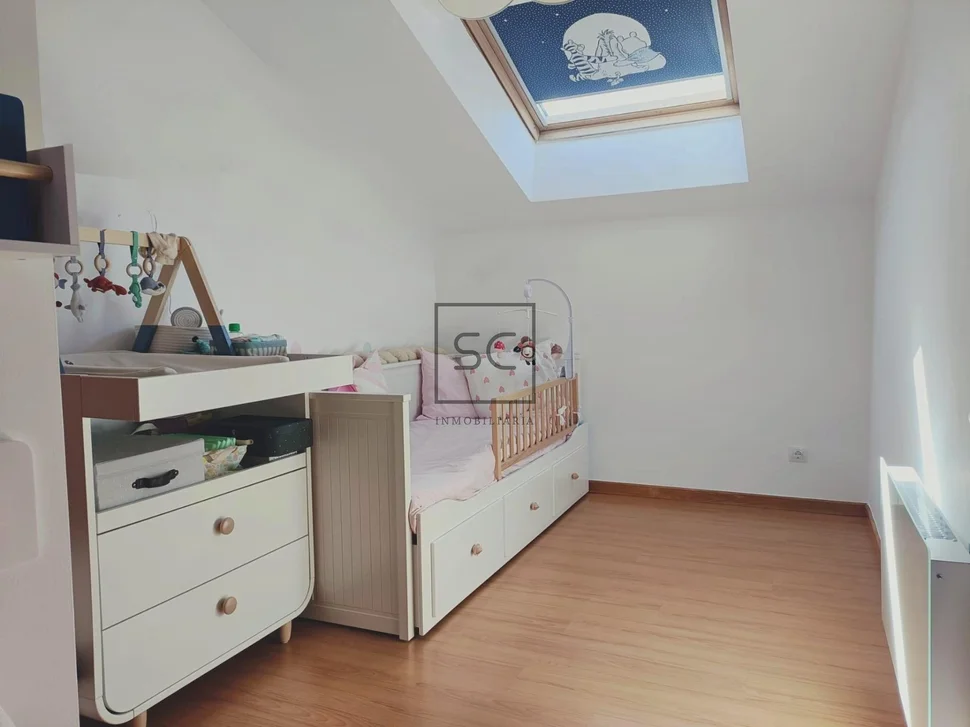 Ático con tres habitaciones en o seixo, mugardos