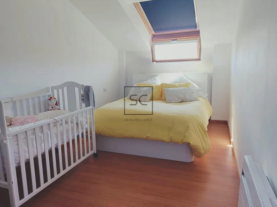 Ático con tres habitaciones en o seixo, mugardos
