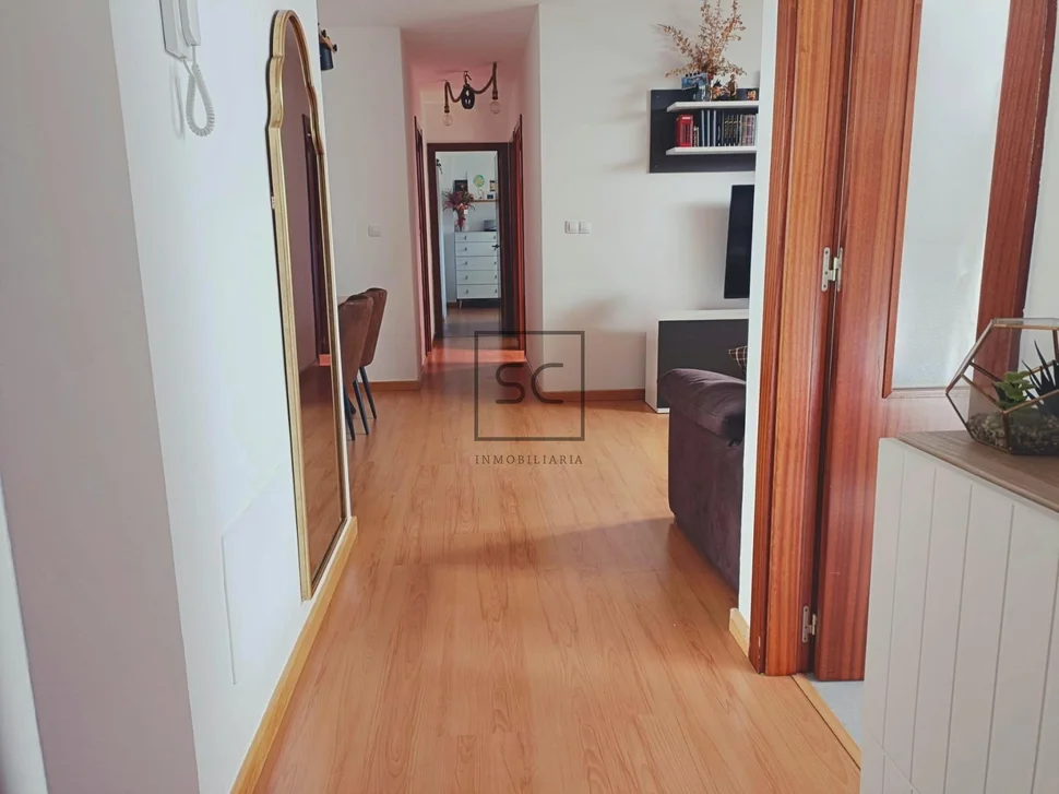 Ático con tres habitaciones en o seixo, mugardos