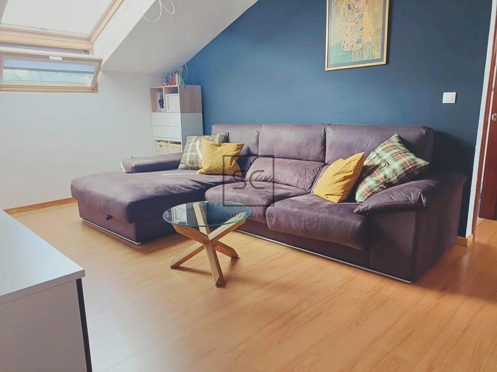 Ático con tres habitaciones en o seixo, mugardos