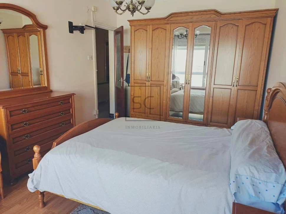 Piso con 3 habitaciones en santa cecilia, narón