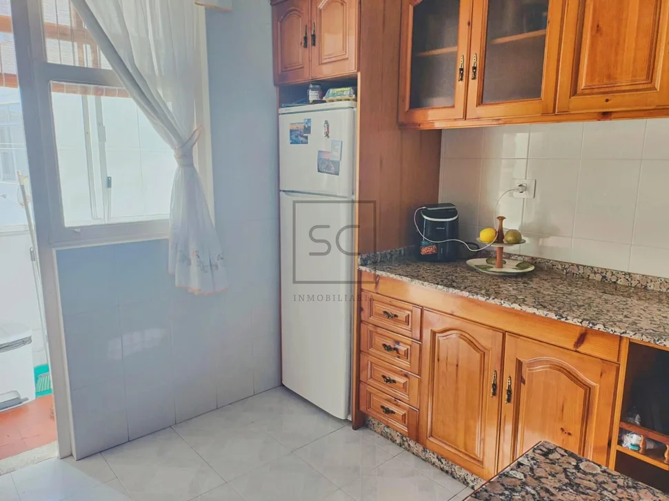 Piso con 3 habitaciones en santa cecilia, narón