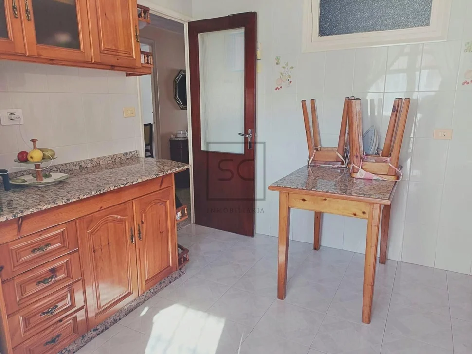 Piso con 3 habitaciones en santa cecilia, narón