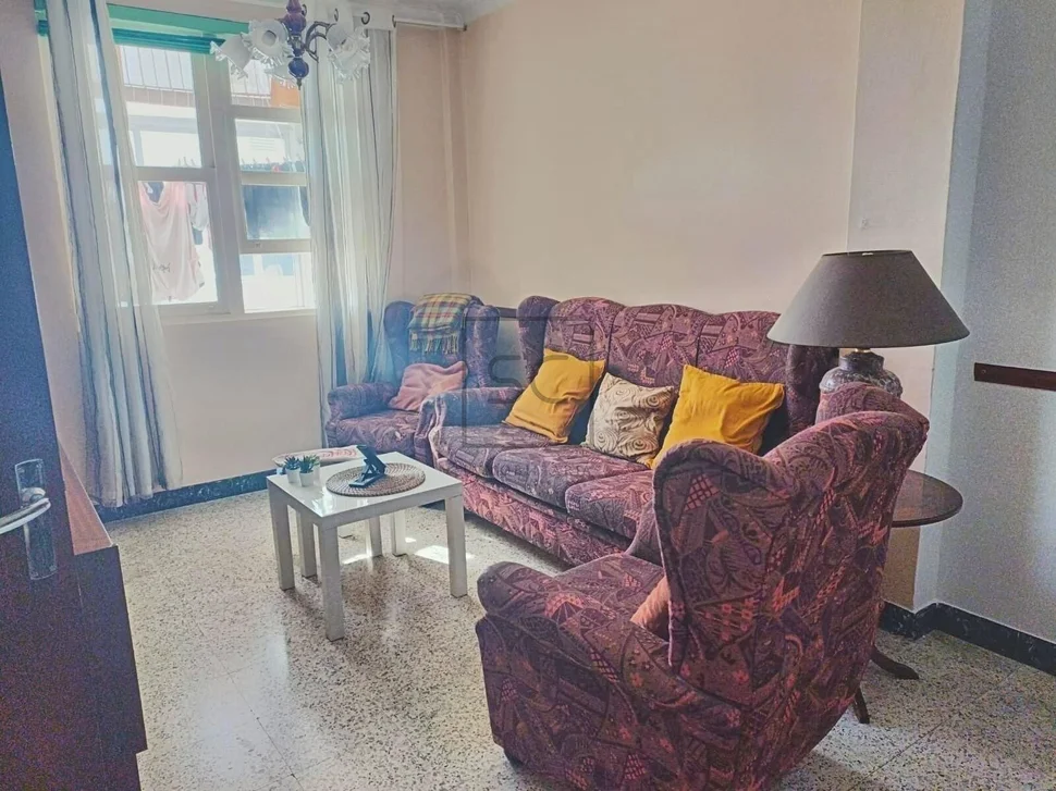 Piso con 3 habitaciones en santa cecilia, narón