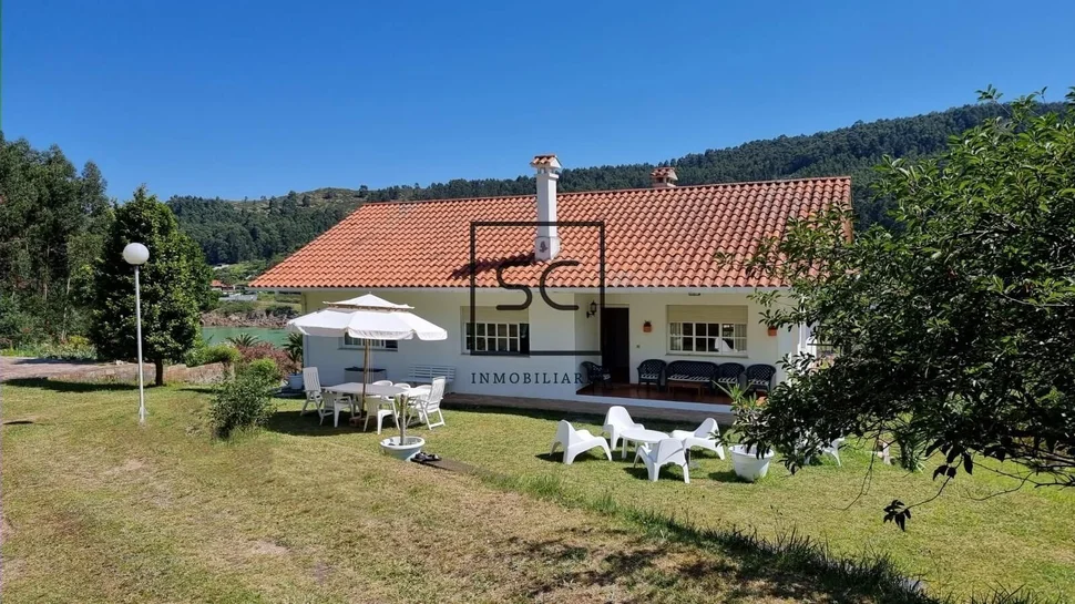 Chalet con vistas al mar en chanteiro-ares