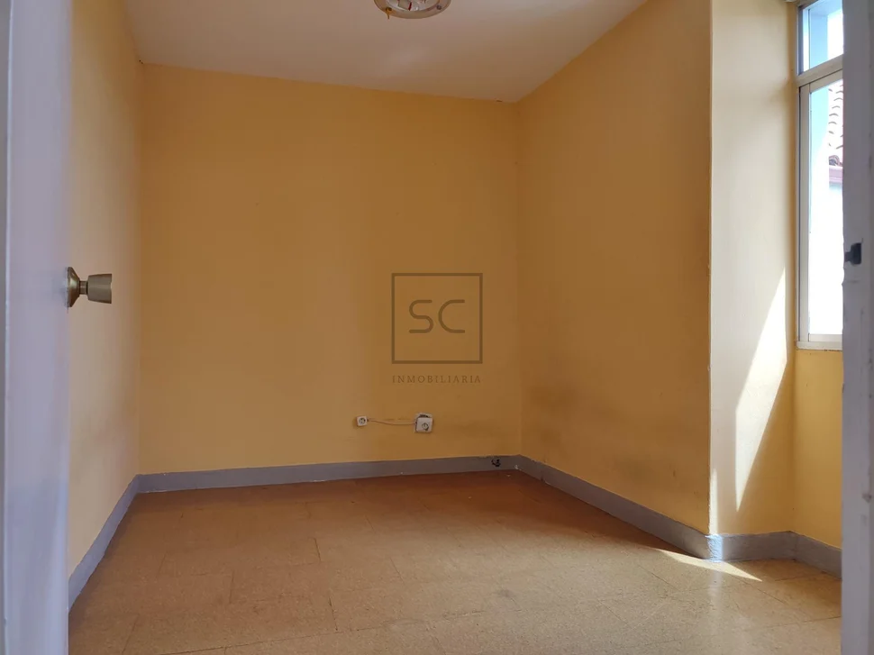 Bonito pareado con patio y finca independiente próxima en el alto del castaño narón