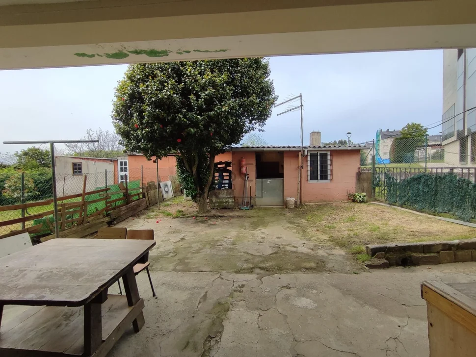 Bonito pareado con patio y finca independiente próxima en el alto del castaño narón